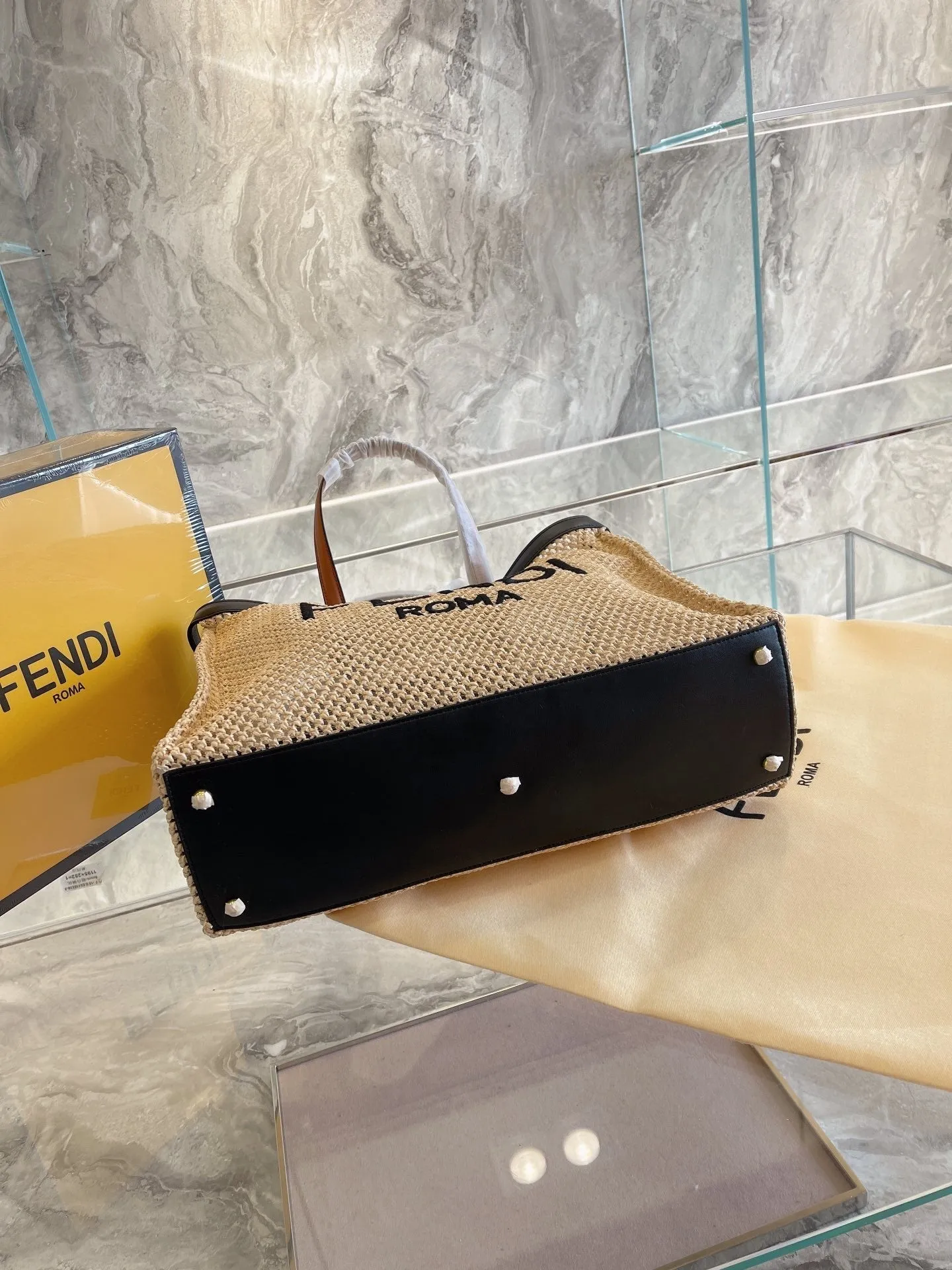 EN   Designer bags by Fendi 145