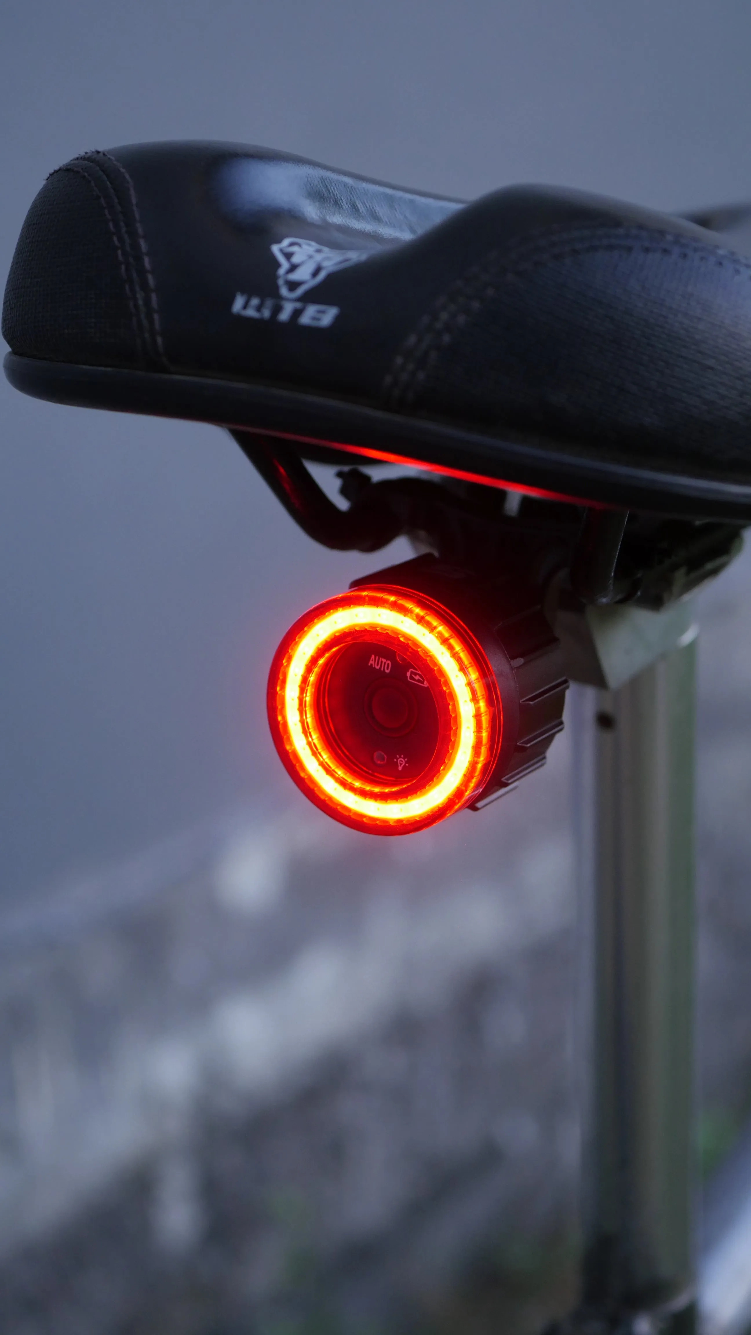 Strummer RL-60BS Smart Rear Light (with Brake Sensor & Auto Wake Up)